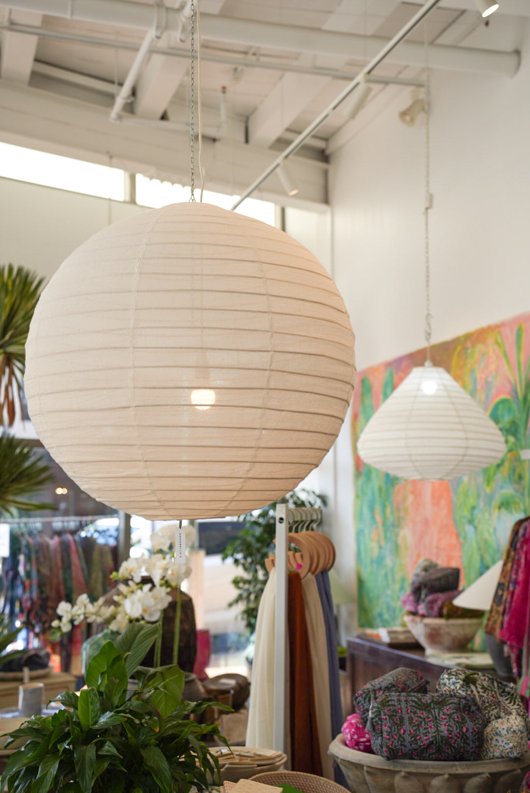 LINEN LIGHT SHADE | ROUND WHITE | LARGE