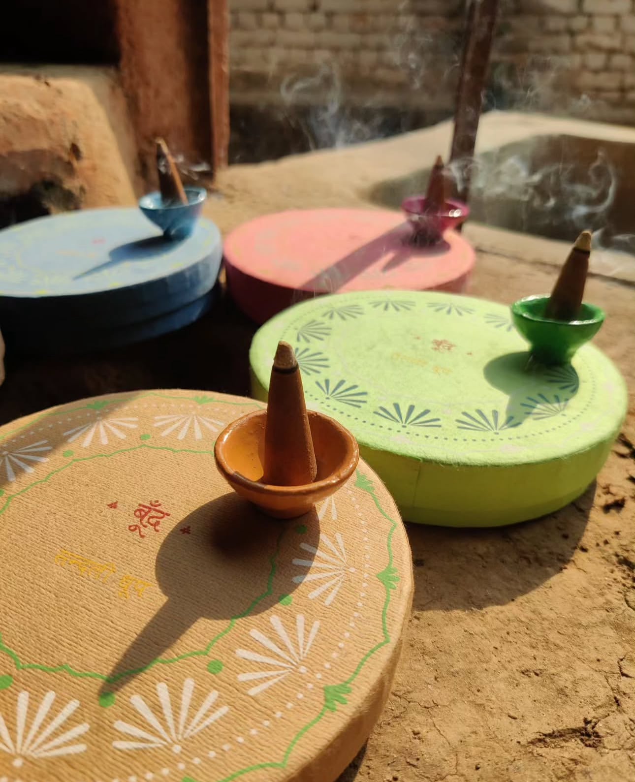 Sandali (Sandalwood) – Earthy & Grounding | INCENSE CONES