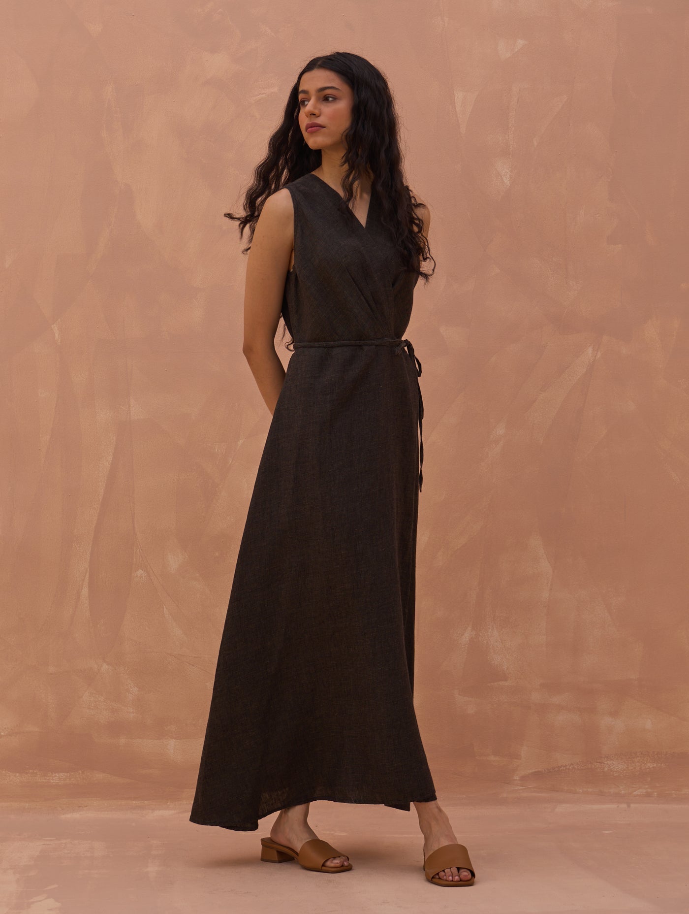 WRAP LINEN DRESS | CHARCOAL