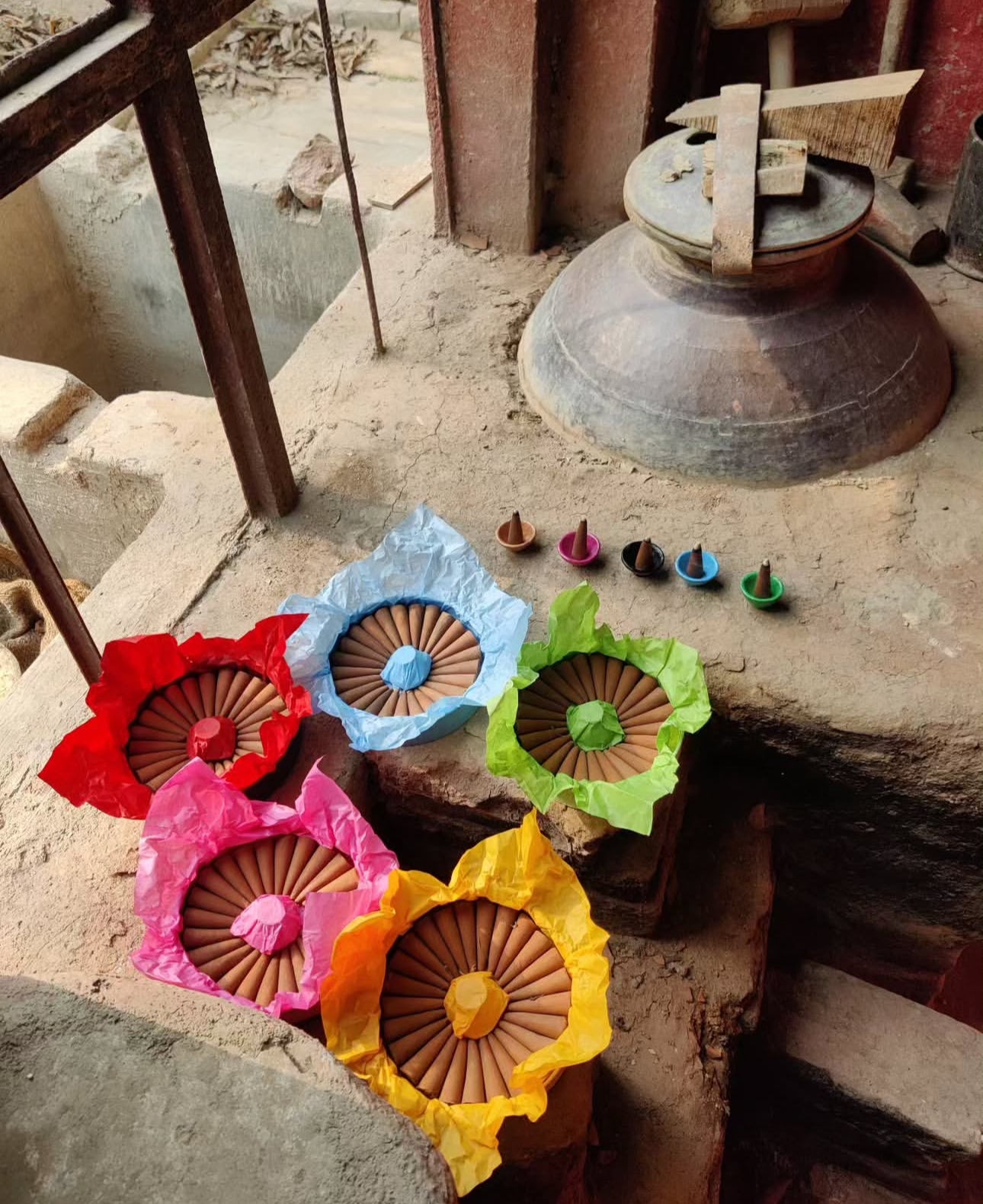 Sandali (Sandalwood) – Earthy & Grounding | INCENSE CONES