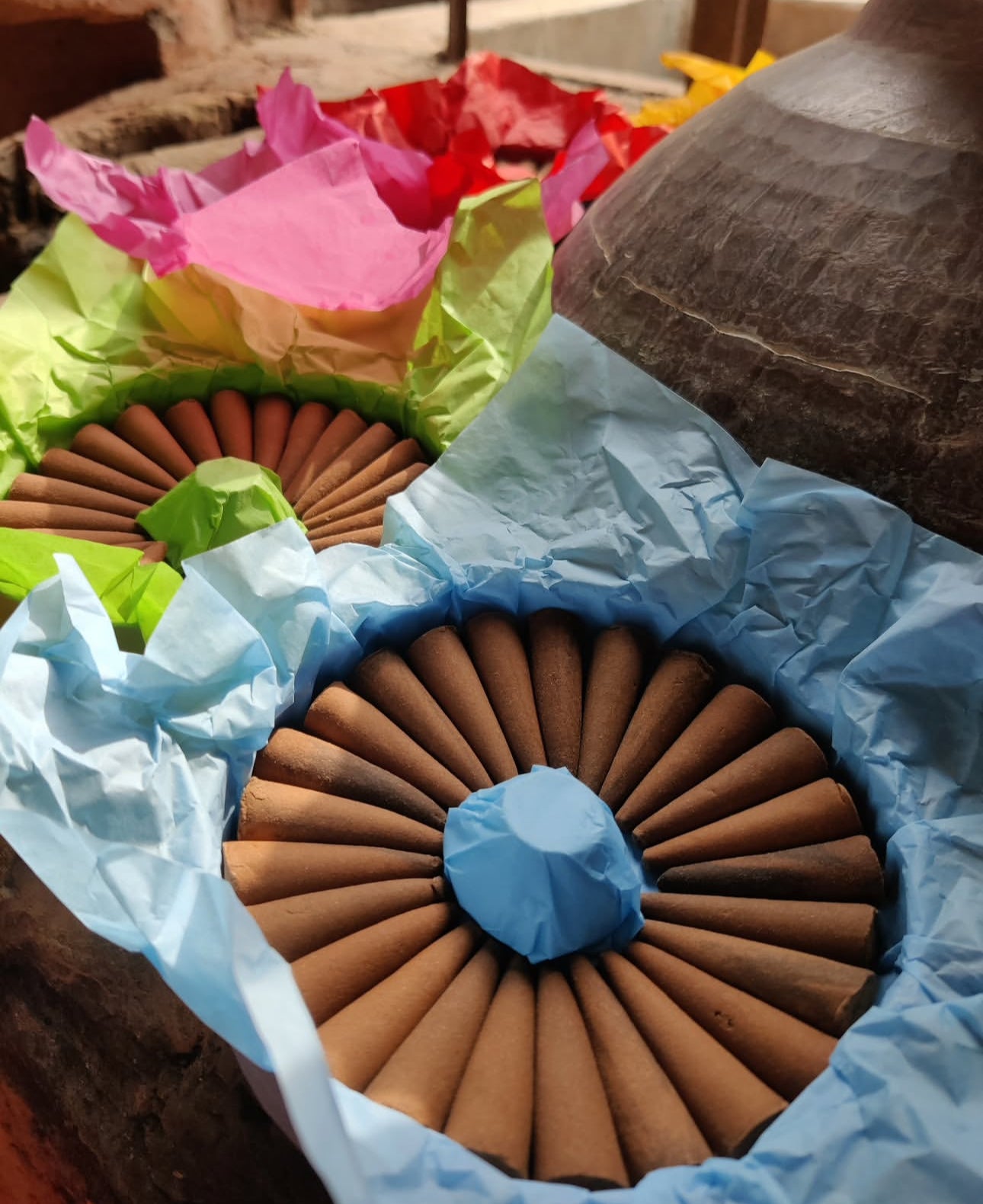 Sandali (Sandalwood) – Earthy & Grounding | INCENSE CONES