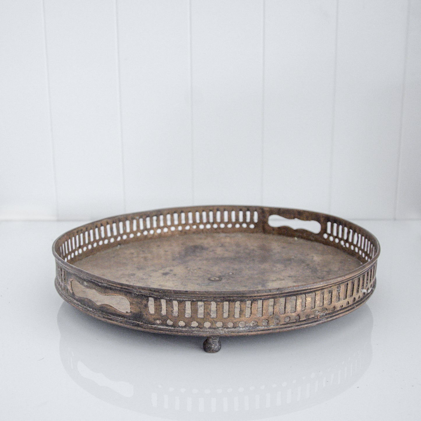 ANTIQUE BRASS SERVING TRAY
