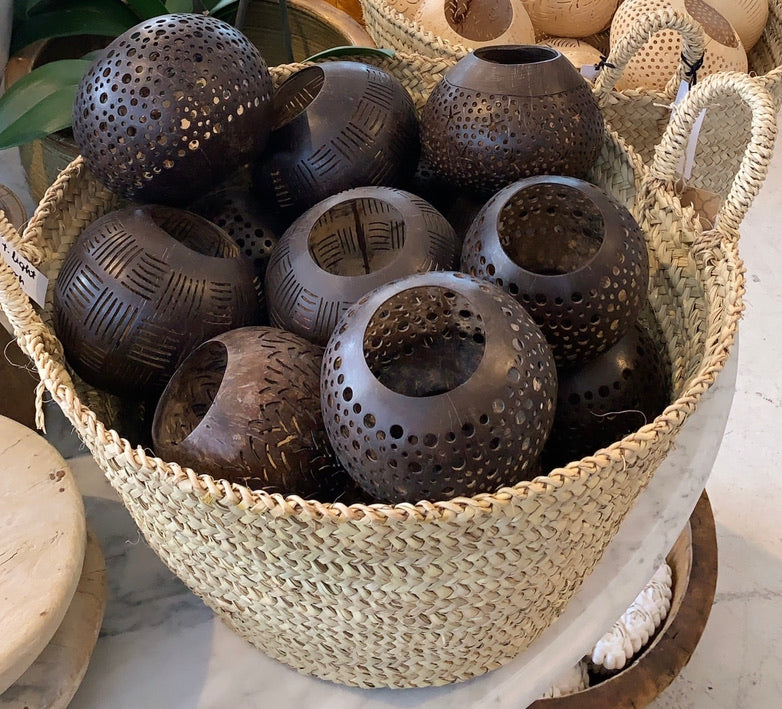 COCONUT TEALIGHT HOLDER