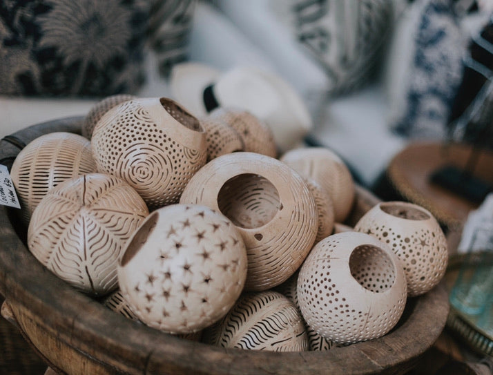 COCONUT TEALIGHT HOLDER