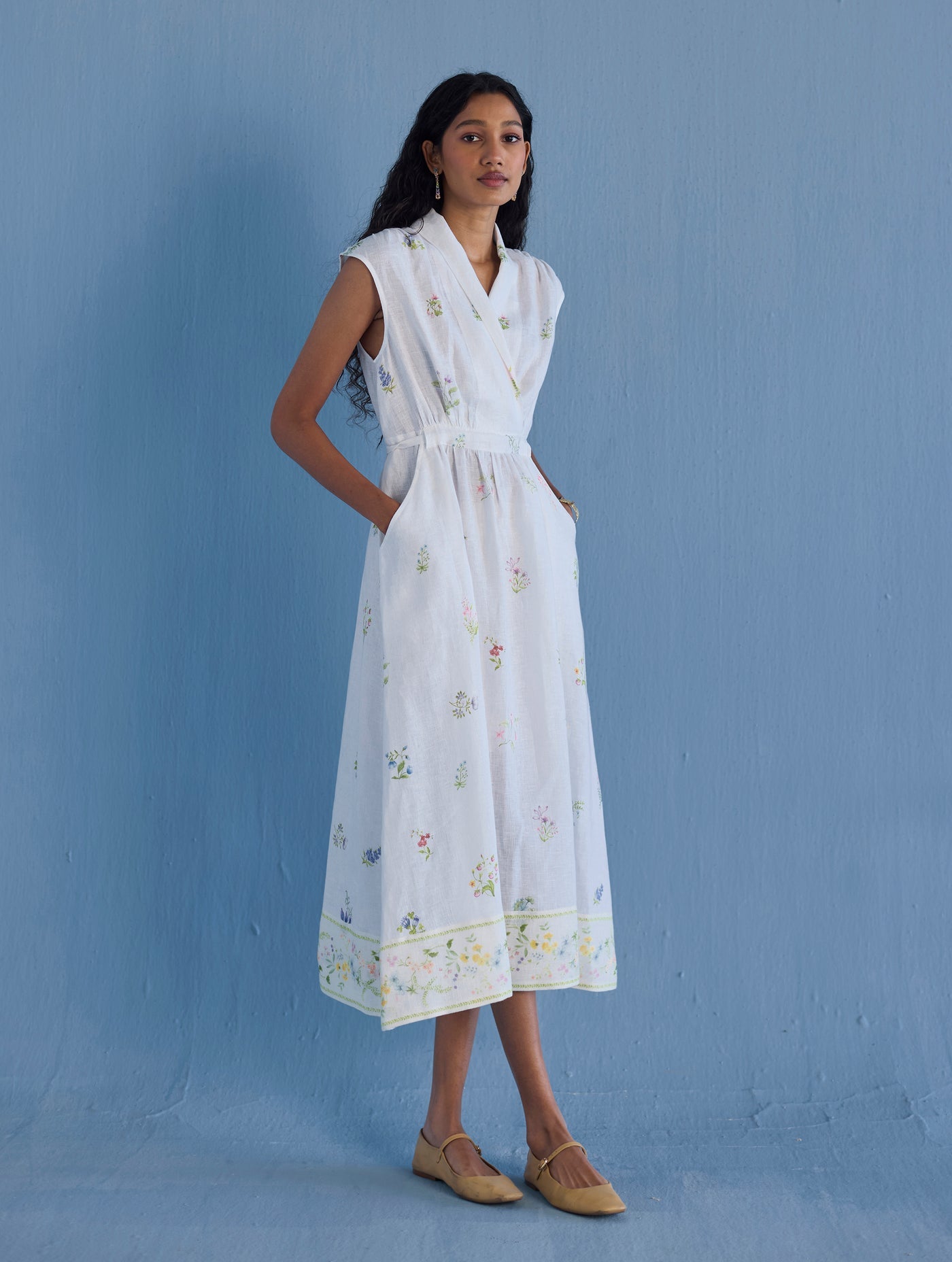 MEMA SHAWL COLLAR DRESS | WHITE
