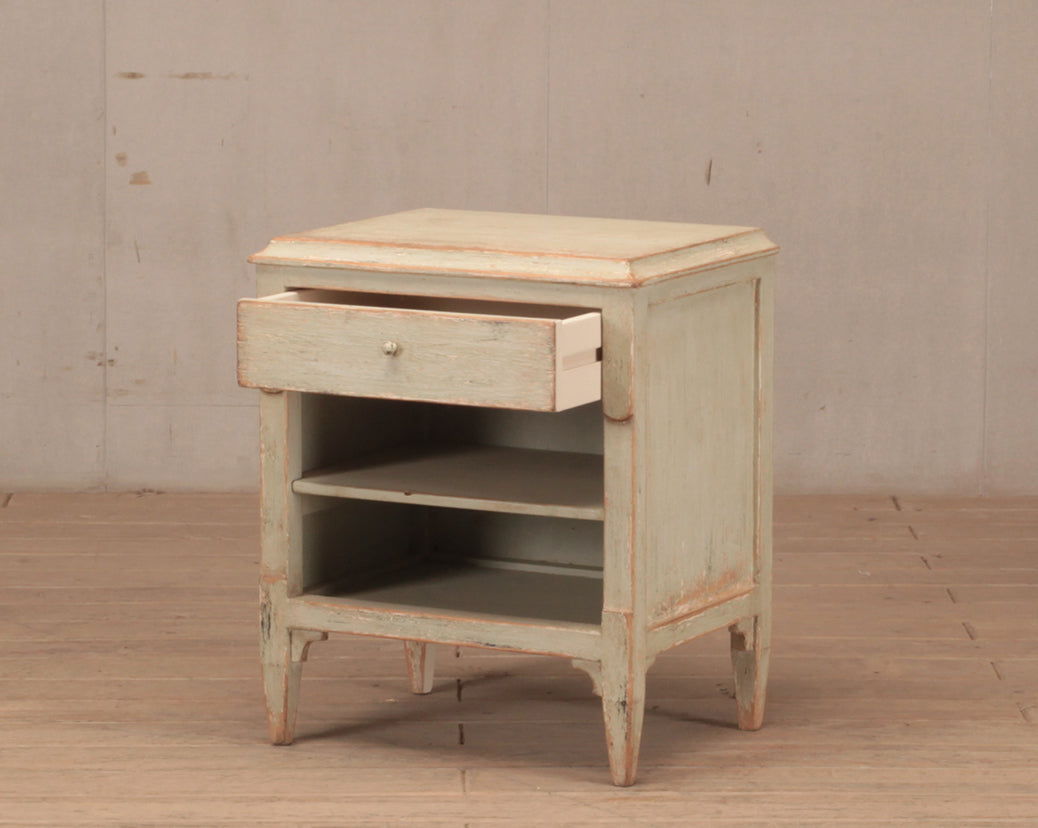 PAINTED SIDE TABLE w DRAWERS