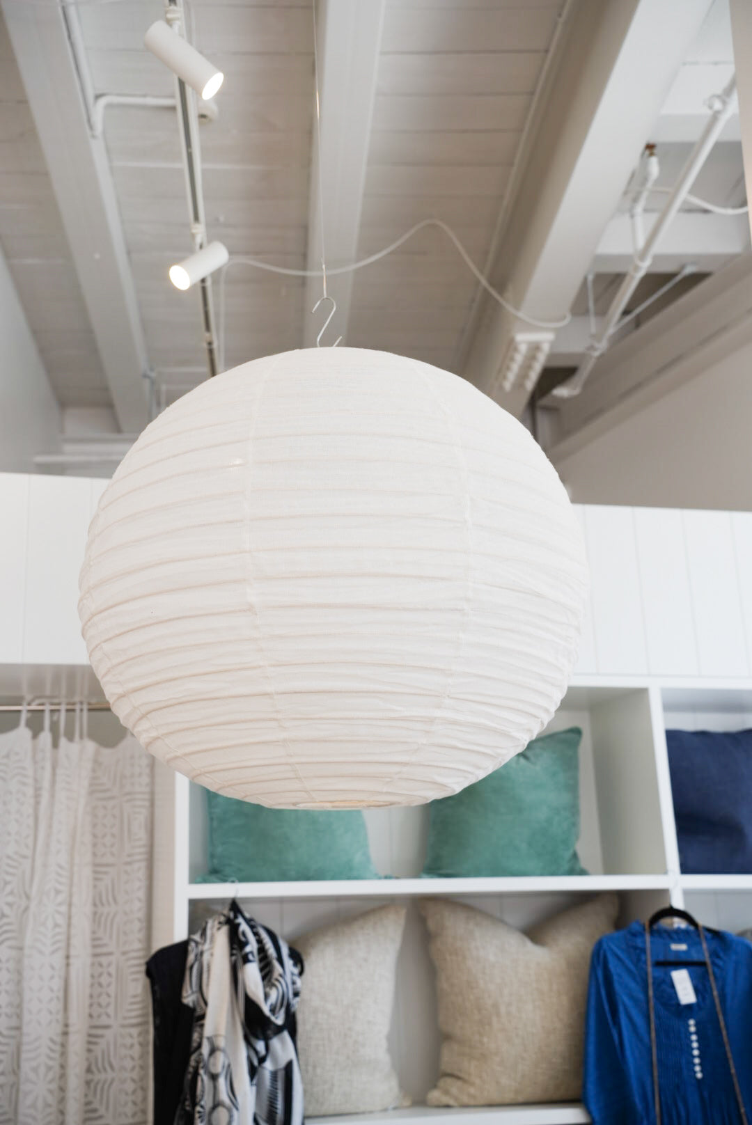 LINEN LIGHT SHADE | ROUND WHITE | LARGE