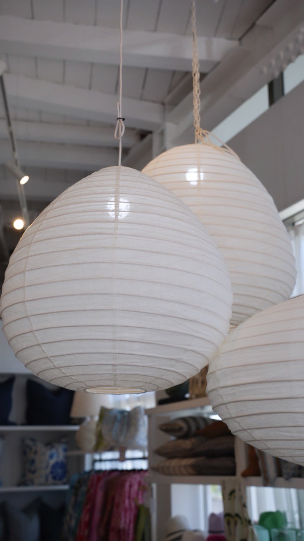 LINEN LIGHT SHADE | WHITE OVAL | MEDIUM