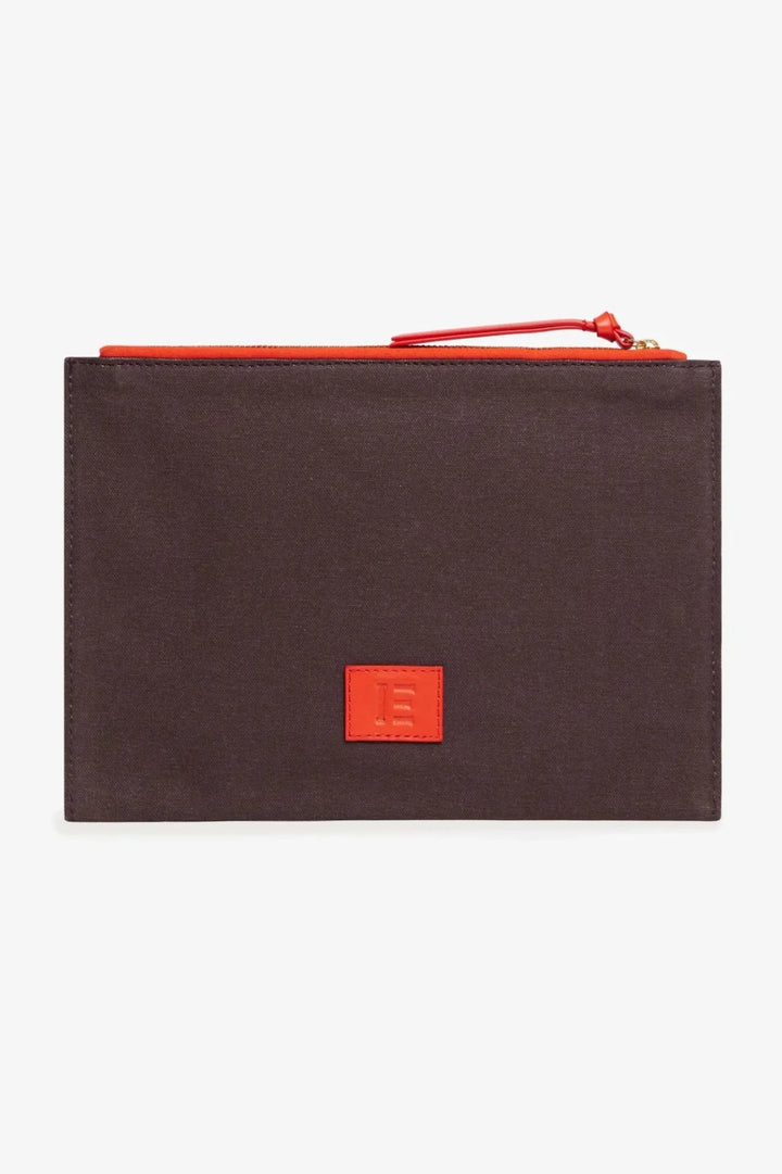 BERNARD POUCH by Inoui Editions