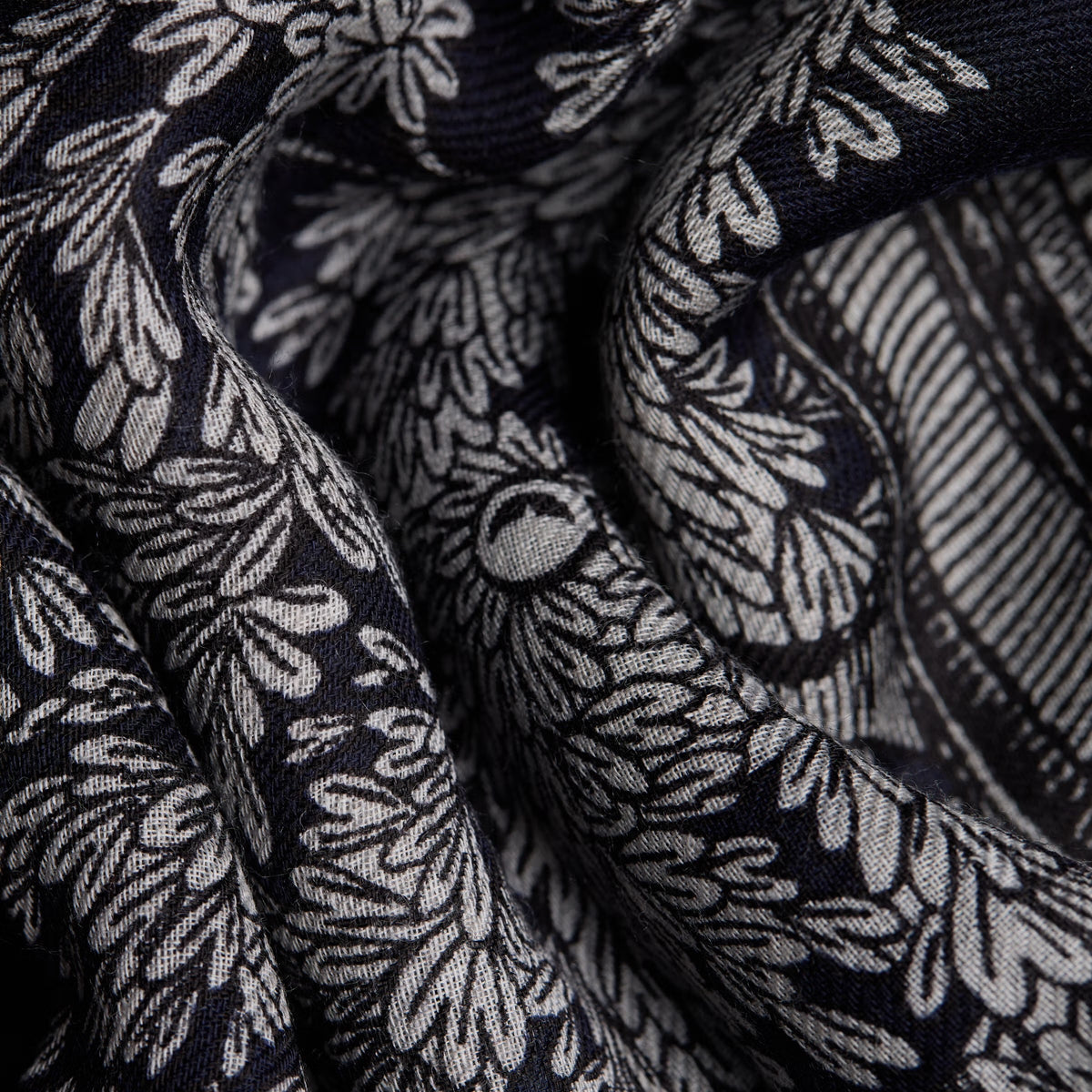 MIRAGE Scarf- Black by Inouï Edition